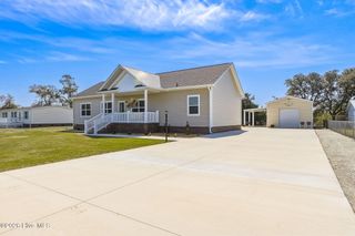 204 Nelson Street, Harkers Island, NC 28531