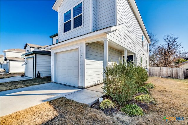 41 Trinity Circle, Lockhart, TX 78644