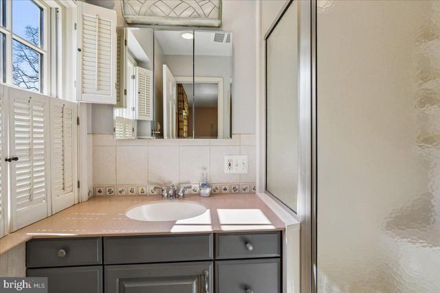 7918-H RUXWAY RD, Towson, MD 21204