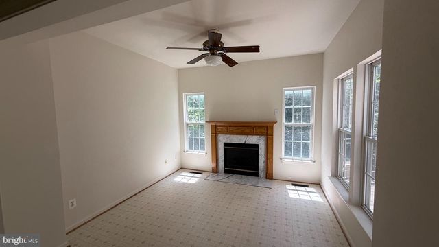 13643 SAINT JOHNS WOOD PL, Herndon, VA 20171