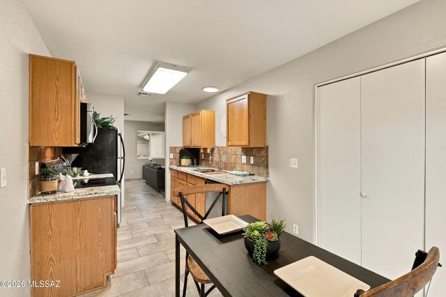 3182 W Vía Campana De Oro, Tucson, AZ 85745
