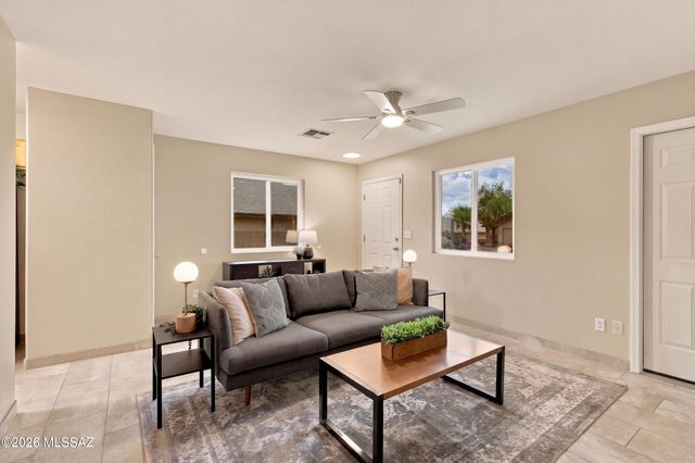 3182 W Vía Campana De Oro, Tucson, AZ 85745