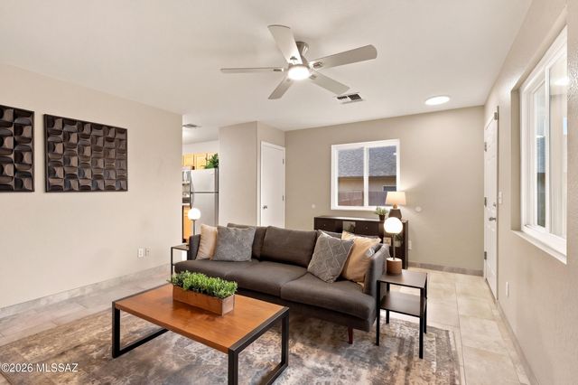 3182 W Vía Campana De Oro, Tucson, AZ 85745