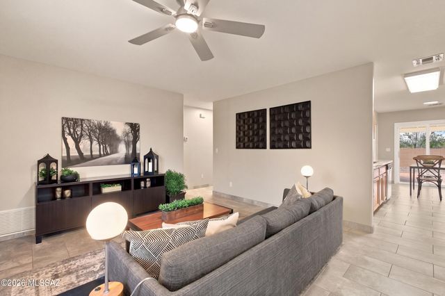 3182 W Vía Campana De Oro, Tucson, AZ 85745