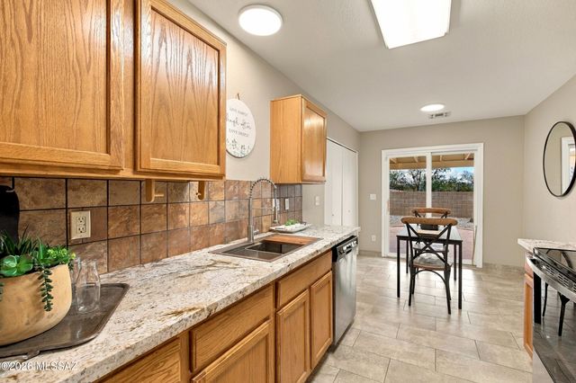 3182 W Vía Campana De Oro, Tucson, AZ 85745
