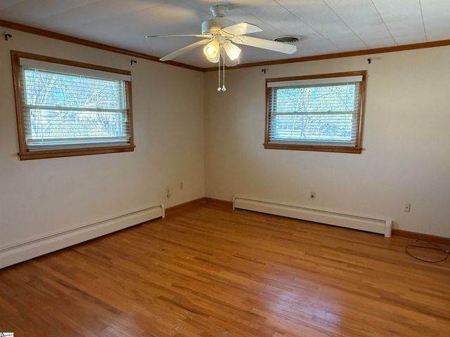 600 N Adair Street, Clinton, SC 29325