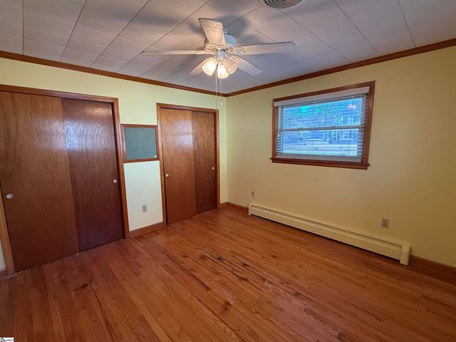 600 N Adair Street, Clinton, SC 29325