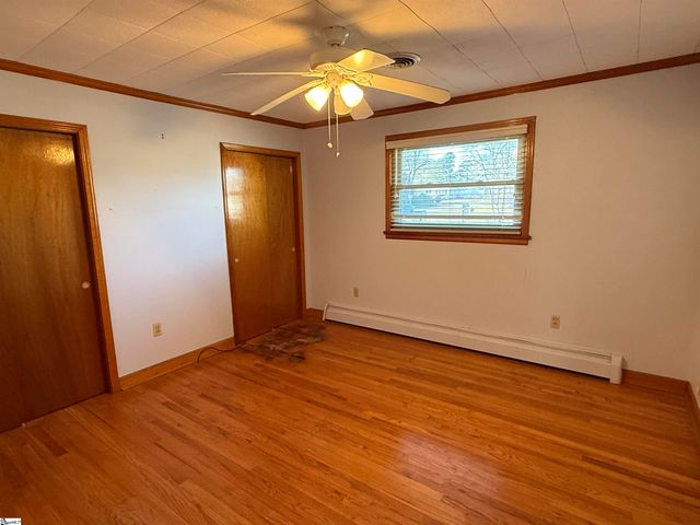 600 N Adair Street, Clinton, SC 29325