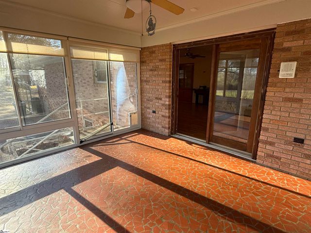 600 N Adair Street, Clinton, SC 29325