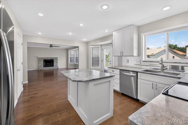 3798 Cambridge Crossing Drive, St Charles, MO 63304