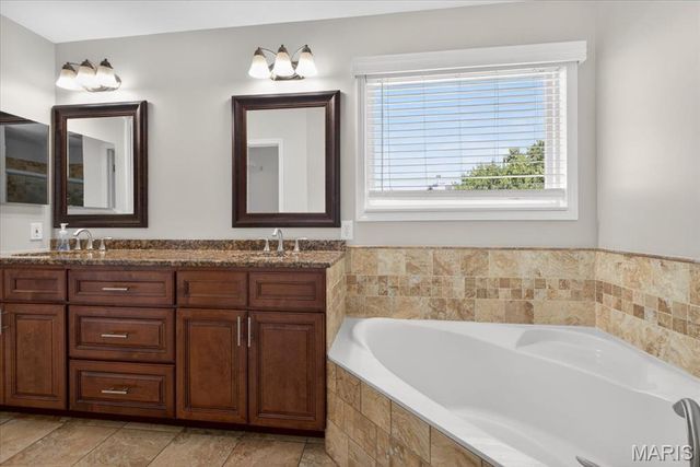 3798 Cambridge Crossing Drive, St Charles, MO 63304