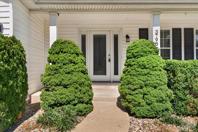 3798 Cambridge Crossing Drive, St Charles, MO 63304