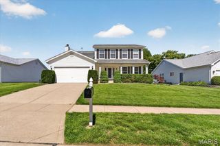 3798 Cambridge Crossing Drive, St Charles, MO 63304