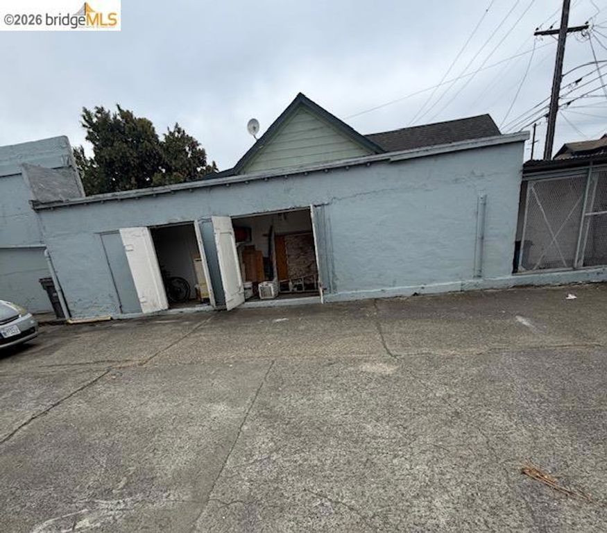 930 Pine, Oakland, CA 94607