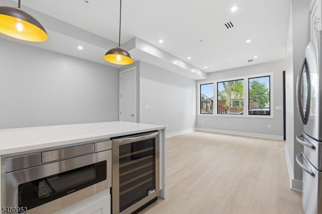 389 Virginia Ave 1, Jersey City, NJ 07304