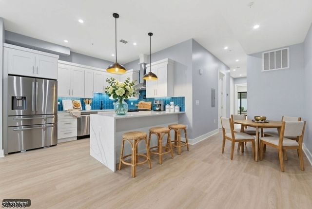 389 Virginia Ave 1, Jersey City, NJ 07304