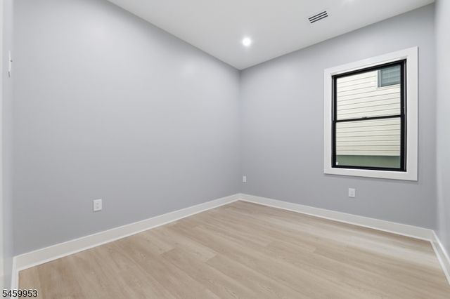 389 Virginia Ave 1, Jersey City, NJ 07304