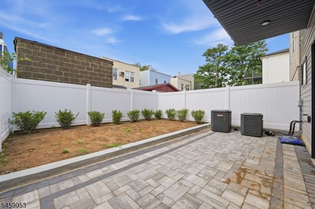 389 Virginia Ave 1, Jersey City, NJ 07304