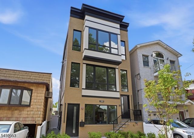 389 Virginia Ave 1, Jersey City, NJ 07304