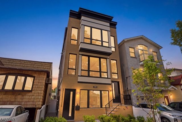 389 Virginia Ave 1, Jersey City, NJ 07304