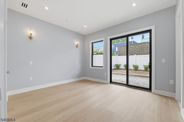 389 Virginia Ave 1, Jersey City, NJ 07304