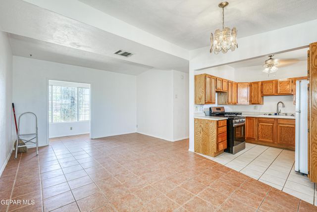 5144 RAYMOND TELLES Drive, El Paso, TX 79924