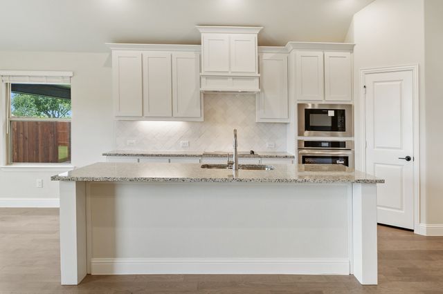 509 Red Maple Road, Waxahachie, TX 75165