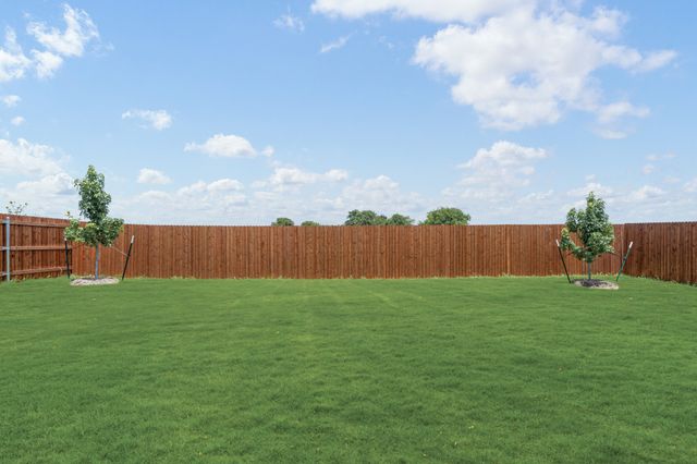 509 Red Maple Road, Waxahachie, TX 75165