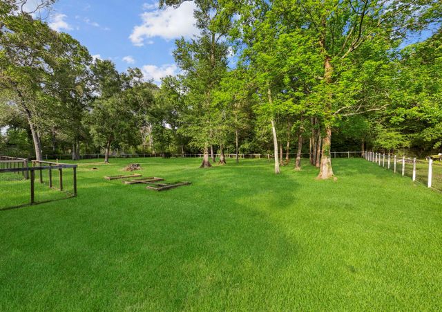 100 County Road 6478, Dayton, TX 77535