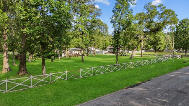 100 County Road 6478, Dayton, TX 77535