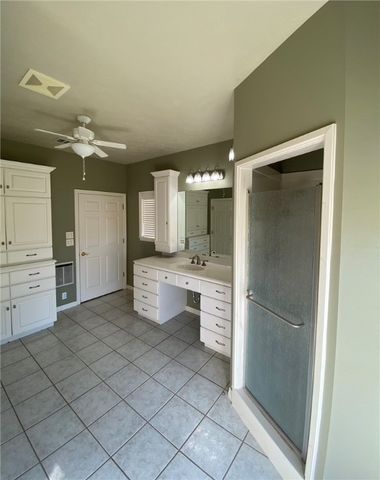 2595 Peach Creek Road, College Station, TX 77845