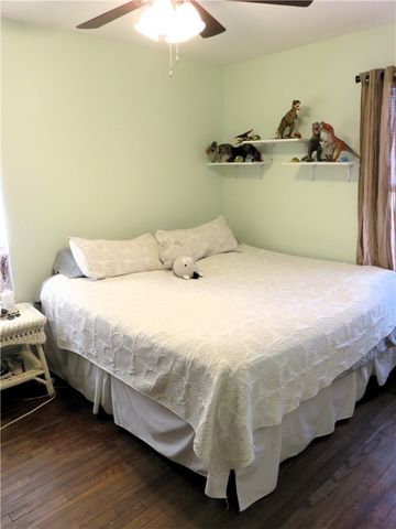 1413 Sandy Point Road, Bryan, TX 77803