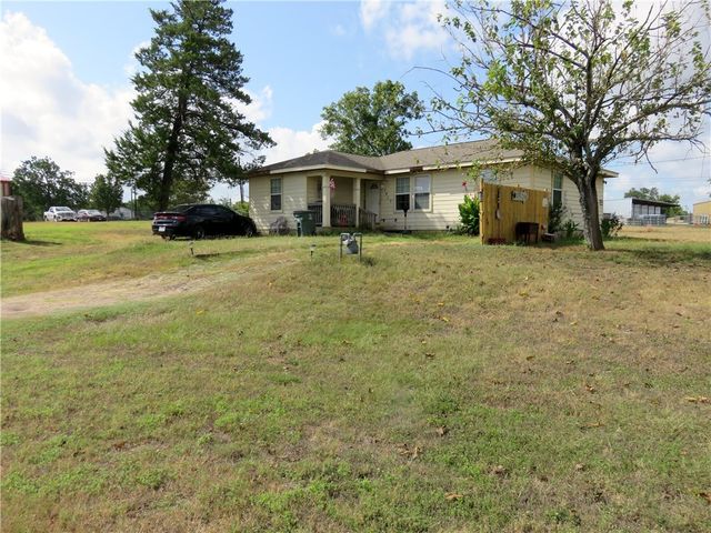 1413 Sandy Point Road, Bryan, TX 77803