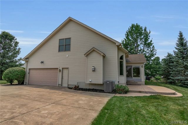 9668 Carmelo Court, Clarence, NY 14032