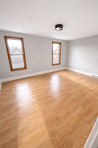 410 W 8th Ave, Tarentum, PA 15084