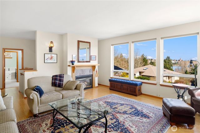 1355 Jackman Street, Port Townsend, WA 98368