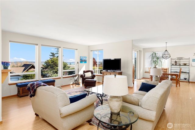 1355 Jackman Street, Port Townsend, WA 98368