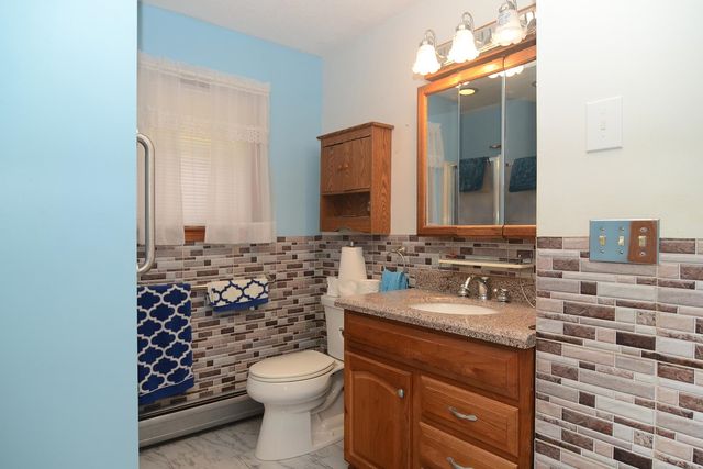 3724 Vt Route 105 Road, Derby, VT 05829