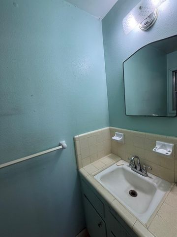 7007 Edgemoor Drive, Houston, TX 77074