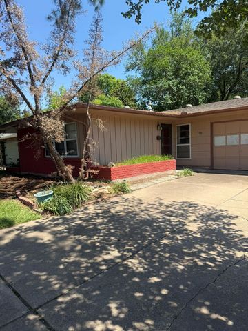 7007 Edgemoor Drive, Houston, TX 77074