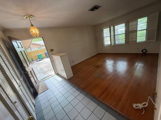 7007 Edgemoor Drive, Houston, TX 77074
