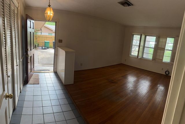 7007 Edgemoor Drive, Houston, TX 77074