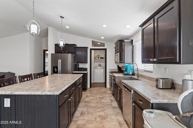 400 W BASELINE Road 281, Tempe, AZ 85283