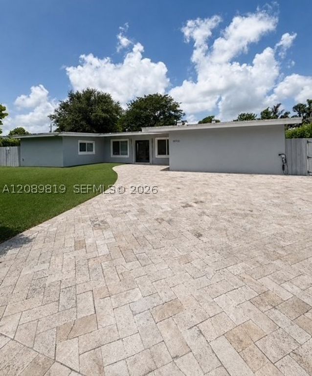 18700 NE 21st Ave, North Miami Beach, FL 33179