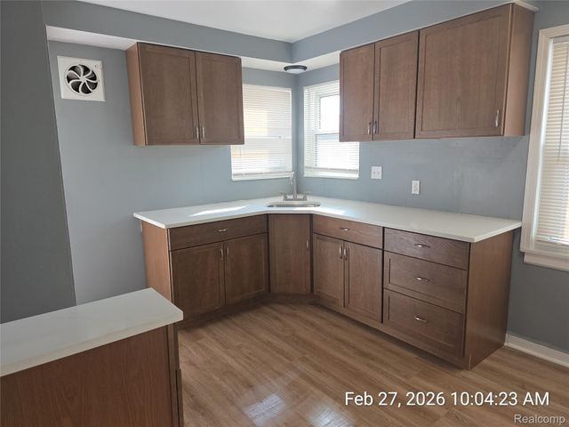 25695 Orchard Drive, Dearborn Heights, MI 48125