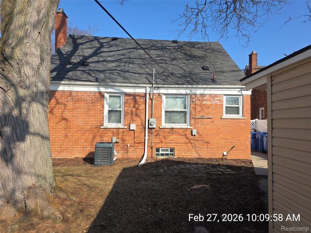 25695 Orchard Drive, Dearborn Heights, MI 48125