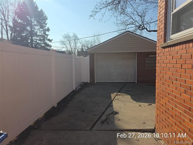 25695 Orchard Drive, Dearborn Heights, MI 48125