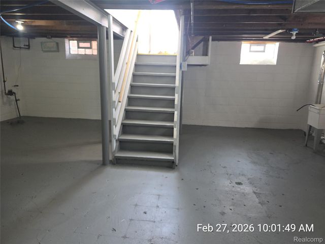 25695 Orchard Drive, Dearborn Heights, MI 48125