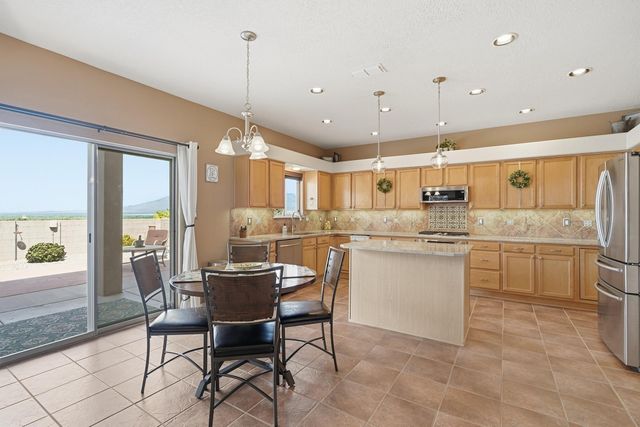 4203 Caprock Road NW, Albuquerque, NM 87114