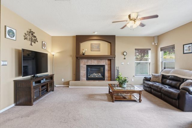4203 Caprock Road NW, Albuquerque, NM 87114
